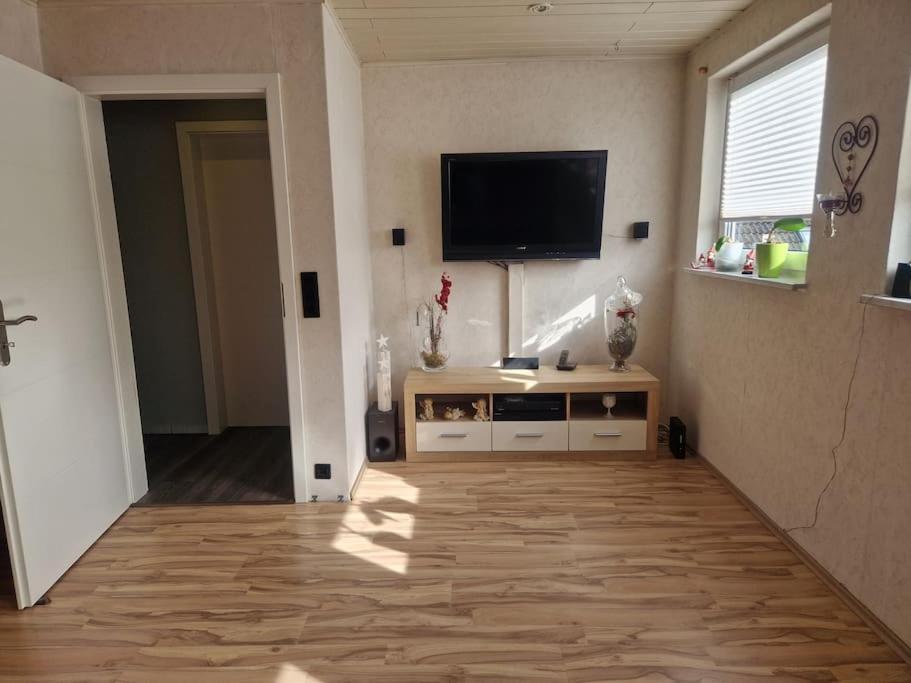 Gemuetliche 3-Zimmer-Wohnung, Zentral Gelegen Apensen Luaran gambar